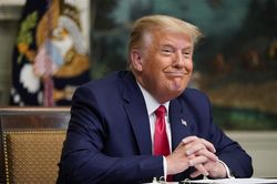 Soán ngôi ông Obama, Tổng thống Trump được ngưỡng mộ nhất ở Mỹ năm 2020