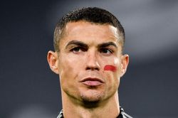 Ronaldo góp mặt trong đội hình hay nhất Serie A năm 2020