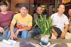 Triển lãm 'Phiêu sắc': Nỗi lòng của các họa sĩ trừu tượng
