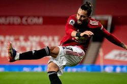 MU: Solskjaer giải thích lý do rút Alex Telles khỏi sân