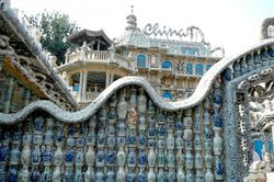 Đại gia chi gần 4 tỷ biến nhà hoang thành 'biệt thự gốm sứ'