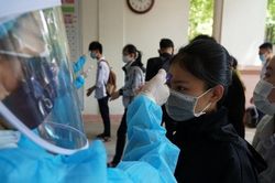 Chủ tịch Quảng Ngãi yêu cầu 2 Sở GD và Nội vụ rà soát việc khen thưởng cho HS