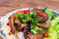 Cách làm bún thịt nướng miền Trung thơm lừng, hấp dẫn