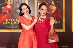 Lê Khanh sắc sảo bên Kaity