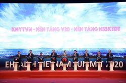 Chuyển đổi số ngành Y tế - quyết tâm để người dân tiếp cận dịch vụ y tế thuận lợi và chất lượng hơn