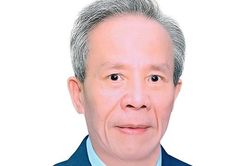Phùng Ngọc Hùng, người bảo vệ 'văn học hồn nhiên'