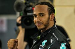 Lewis Hamilton được phong tước Hiệp sĩ trong lễ Vinh danh Năm mới