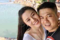 Bà xã Vân Quang Long xót xa hỏi chồng quá cố: 'Helen nhớ ba biết gọi ai bây giờ?'
