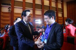 Không gục ngã và tỏa sáng nghị lực Việt