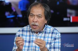 Nhà thơ Nguyễn Quang Thiều: 'Tôi là người đi ngang qua cánh đồng hội họa'