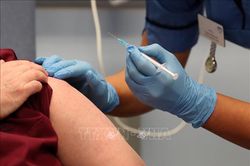 Pfizer và BioNTech đề xuất tiêm vaccine cho các tình nguyên viên đã tiêm giả dược