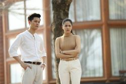 Tôi vừa cất lời xin phép về quê ăn cưới em trai, cả mâm cơm liền bị chồng hất văng xuống nền nhà
