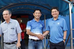 Bầu Đức xem Kiatisuk dẫn dắt Công Phượng, Văn Toàn