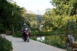 Những 'con đường nhân ái'