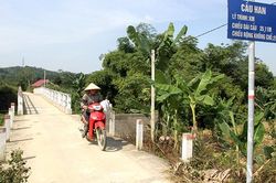 Chuyện ở mom sông