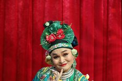 Quá khứ cơ cực của NSƯT Xuân Hinh