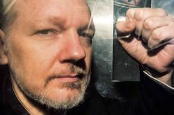 Thẩm phán Anh bác yêu cầu dẫn độ nhà sáng lập WikiLeaks về Mỹ