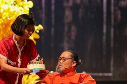 Clip hài của nghệ sĩ đông con nhất showbiz khiến khán giả khóc, cười