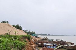 Hệ lụy sạt lở từ bến thủy nội địa và bến bãi tập kết cát ở Quảng Nam