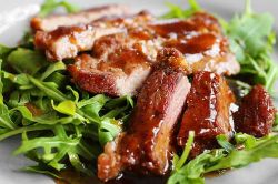 Thịt lợn áp chảo mật ong ấm nồng ngày lạnh