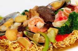 Cách làm mì xào Hong Kong đổi vị cho bữa ăn chiều