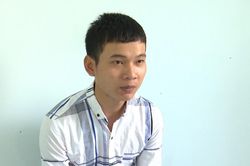 Được khuyên không nên đốt pháo, nam thanh niên về nhà lấy dao chém người