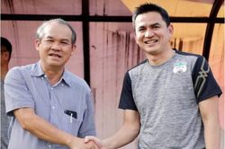 Kiatisak mơ vô địch hộ bầu Đức: HAGL phải biết tự ái