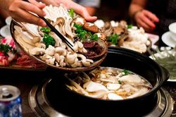 Có thèm đến mấy cũng đừng cho những loại rau này vào lẩu kẻo 'hạ độc' cả nhà