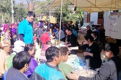 Hội chợ '0 đồng' dành cho người nghèo xã Nậm Ty