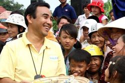 MC Quyền Linh ở tuổi 52: Tổ ấm bình yên, sống giản dị dù tài sản 'kếch xù'