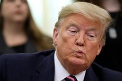 Tổng thống Mỹ Donald Trump liên tiếp đón nhận tin không vui