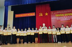 Vĩnh Long tuyên dương hơn 100 'Sinh viên 5 tốt' năm 2021