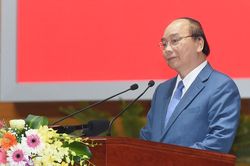 Thủ tướng Nguyễn Xuân Phúc: Một năm dài đối với những 'chiến sĩ áo trắng'