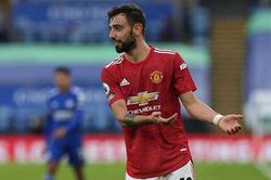 Cựu danh thủ M.U ví Fernandes với Cantona