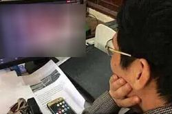 Coi thi nhưng thầy giám thị chỉ chăm chú xem thứ này trên màn hình, sự thật khiến học trò 'khóc thét'