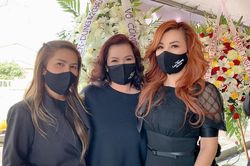 Vợ cố nghệ sĩ Chí Tài mơ về chồng mình: 'Chị cứ nghĩ anh ấy về Việt Nam tránh dịch'