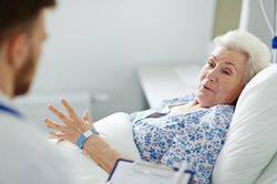 Đột quỵ và đột tử dễ gây nhầm lẫn, phân biệt bằng cách nào?