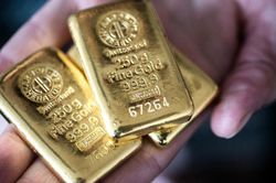 Vàng miếng vượt xa 57 triệu đồng/lượng, USD tự do vẫn tăng mạnh