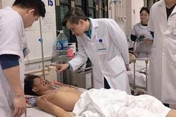 Tự chế pháo nổ, thiếu niên 15 tuổi bị thương nặng