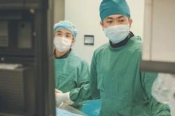Bé 3 tuổi bị đột quỵ xuất huyết não