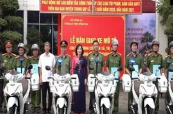Cấp xe máy cho lực lượng Công an xã và thị trấn