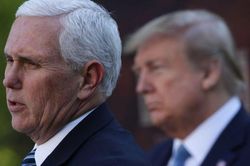 Ông Pence điềm tĩnh trước áp lực phải giúp Trump 'lật kèo' bầu cử
