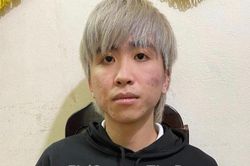 Mang ma túy đi giao cho khách thì bị bắt