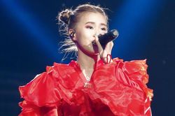 Pháo bắn rap của Binz, hát hit AMEE