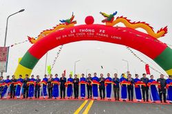 Thông xe cầu Thăng Long sau 5 tháng sửa chữa mặt cầu