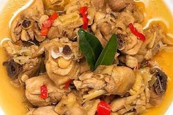 Bí quyết làm gà rang gừng thơm lừng góc bếp