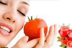 Thu nhỏ lỗ chân lông, trị mụn đầu đen bằng cà chua