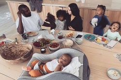Cùng nhìn lại những khoảnh khắc ngọt ngào nhất của gia đình Kim và Kanye