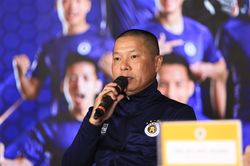 HLV Chu Đình Nghiêm: 'HAGL có Kiatisak, Hà Nội FC khó đá hơn nhiều'