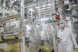 Iran lại 'xới' thêm mâu thuẫn hạt nhân